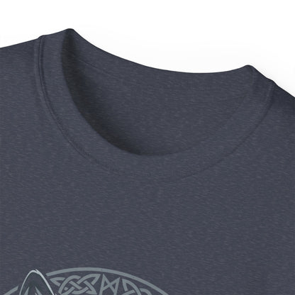 Tricou Lup Unisex Gildan 2000 – Wolf Design Shirt, Nordic Style Tee, Tricou Masculin Puternic, Cadou pentru Iubitori de Lupi