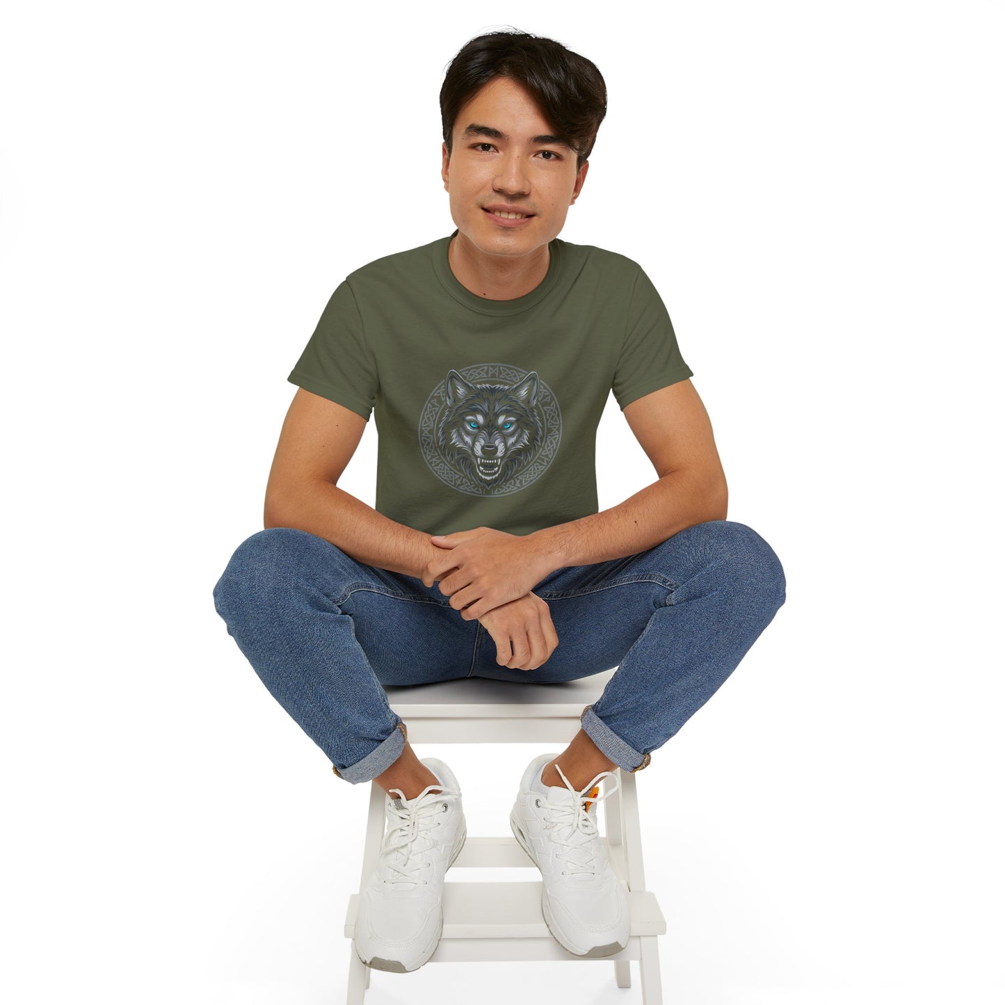 Tricou Lup Unisex Gildan 2000 – Wolf Design Shirt, Nordic Style Tee, Tricou Masculin Puternic, Cadou pentru Iubitori de Lupi