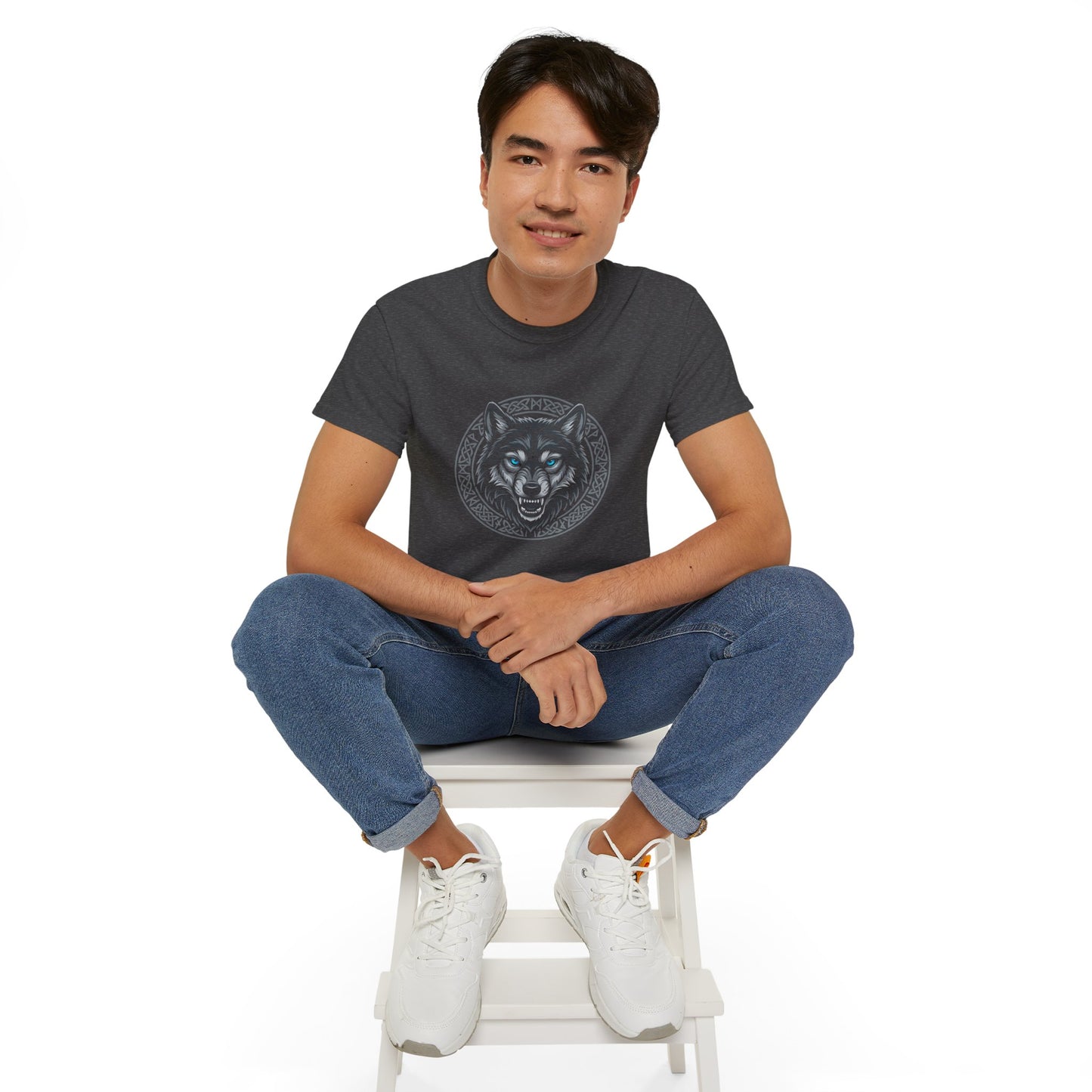 Tricou Lup Unisex Gildan 2000 – Wolf Design Shirt, Nordic Style Tee, Tricou Masculin Puternic, Cadou pentru Iubitori de Lupi