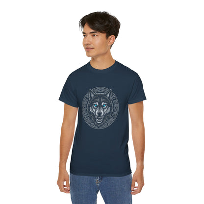 Tricou Lup Unisex Gildan 2000 – Wolf Design Shirt, Nordic Style Tee, Tricou Masculin Puternic, Cadou pentru Iubitori de Lupi