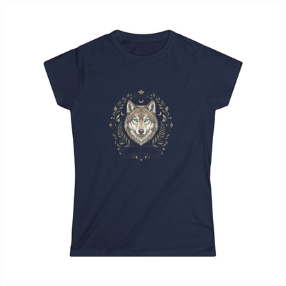 Tricou Lup Damă Softstyle – Wolf Aesthetic Shirt, Tricou Mystic Femei, Spiritual Tee, Cadou pentru Iubitoare de Natură