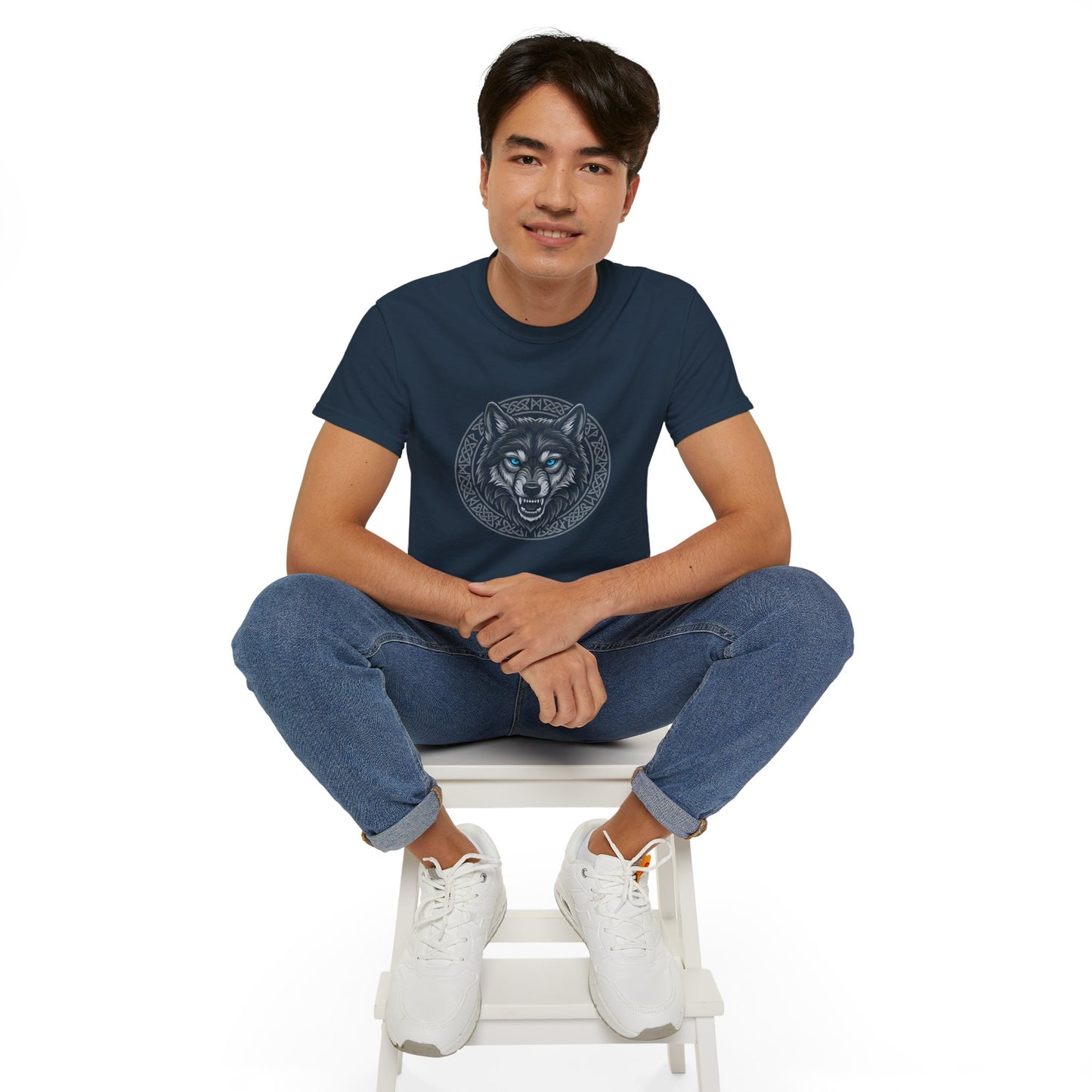 Tricou Lup Unisex Gildan 2000 – Wolf Design Shirt, Nordic Style Tee, Tricou Masculin Puternic, Cadou pentru Iubitori de Lupi