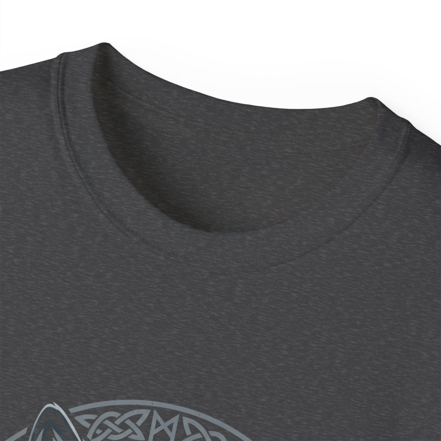 Tricou Lup Unisex Gildan 2000 – Wolf Design Shirt, Nordic Style Tee, Tricou Masculin Puternic, Cadou pentru Iubitori de Lupi