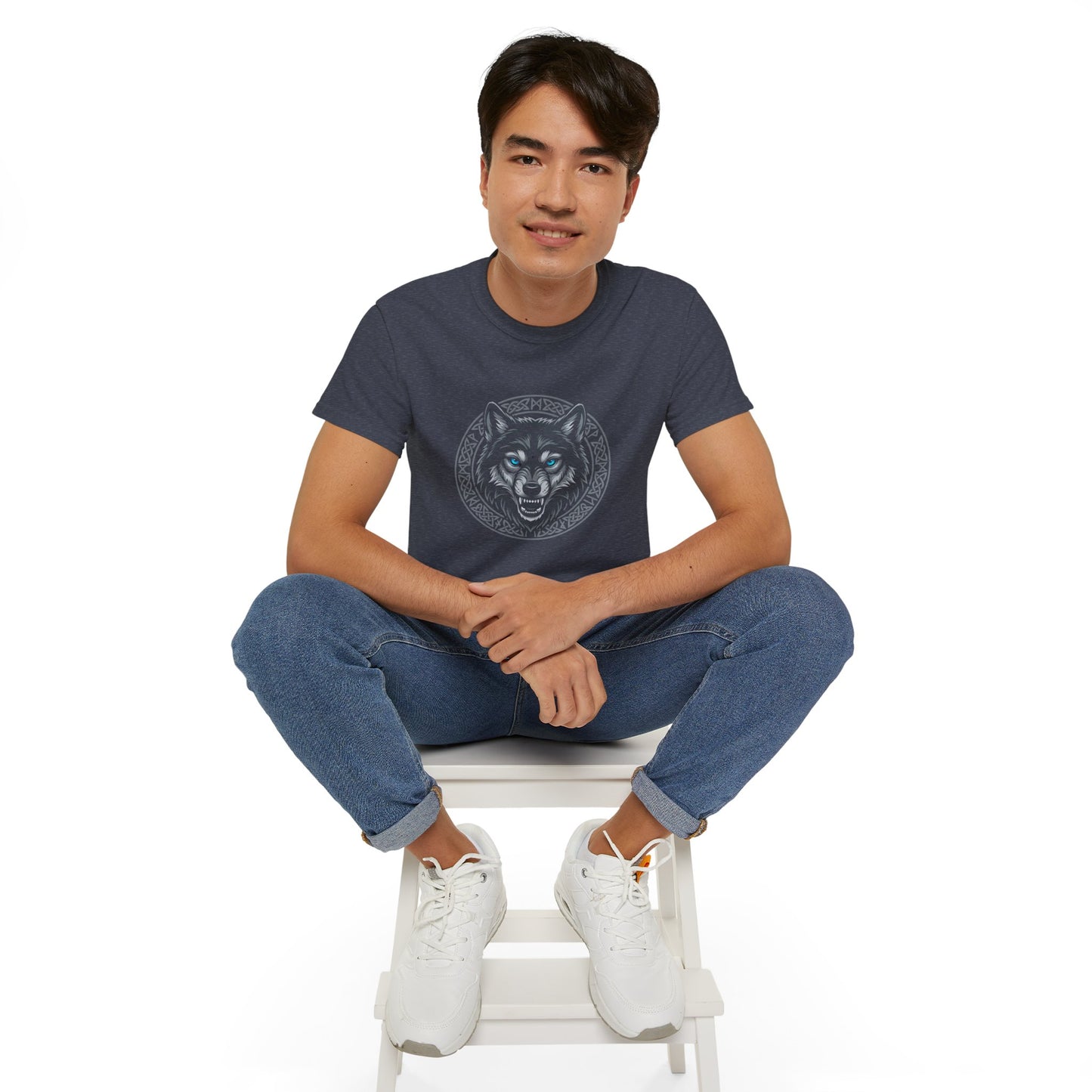 Tricou Lup Unisex Gildan 2000 – Wolf Design Shirt, Nordic Style Tee, Tricou Masculin Puternic, Cadou pentru Iubitori de Lupi