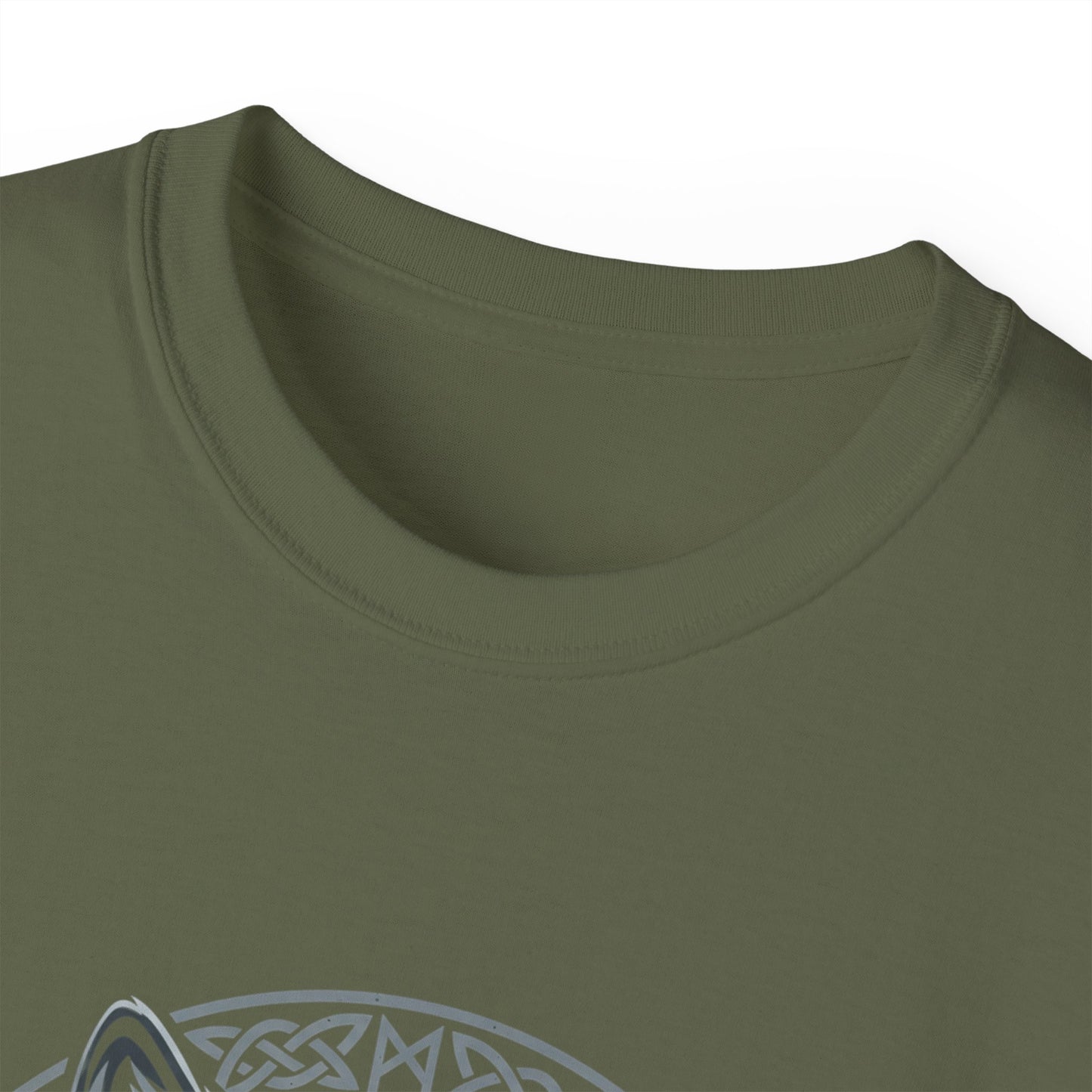 Tricou Lup Unisex Gildan 2000 – Wolf Design Shirt, Nordic Style Tee, Tricou Masculin Puternic, Cadou pentru Iubitori de Lupi
